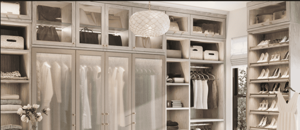 Read more about the article 7 Tips For Having An Organized Closet