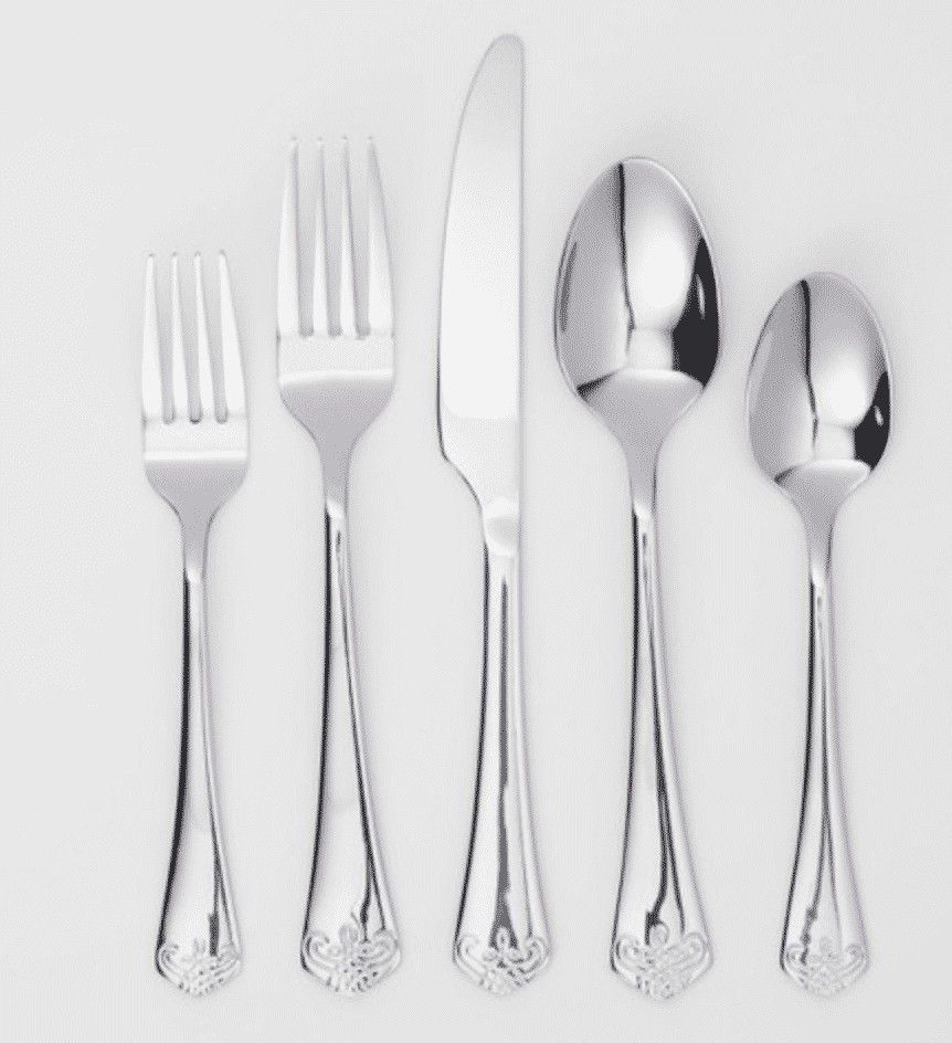 You are currently viewing Tips to Keep Your Silver Jewelry, Plates, and Cutlery Looking Shiny